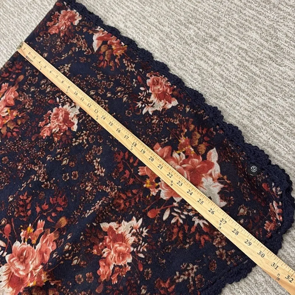 NWT Treasure & Bond All Over Rose Floral Print Crochet Lace Trim Scarf *Flawed